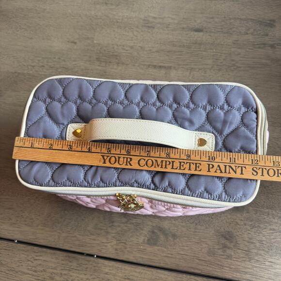BETSEY JOHNSON  Quilted Heart Zippered  Makeup Case/Train case with handle - Picture 11 of 15